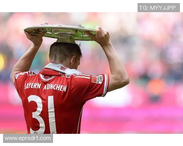 小猪贝尔哈特：从球场闪耀到生活之路的转型与挑战